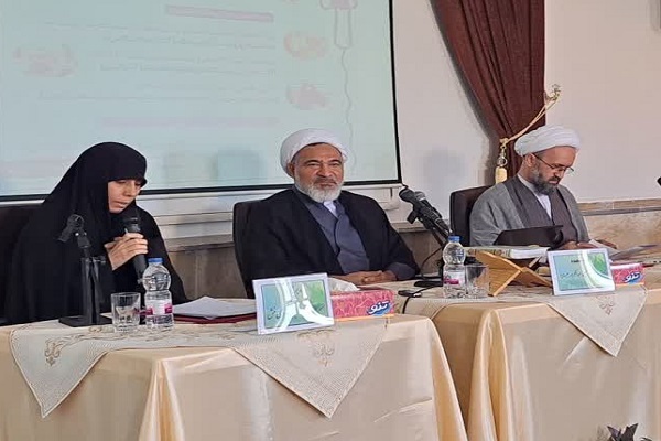 کرسی علمی- ترویجی با عنوان«مدل قرآنی مؤلفه های زمینه ساز پوشش اسلامی بانوان در جامعه»