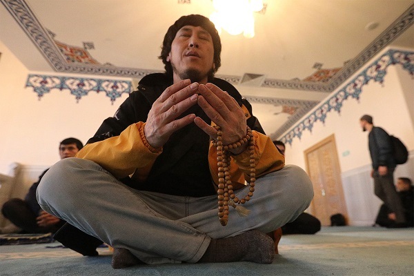 برگزاری مراسم باشکوه نماز عید فطر در روسیه + عکس  // اماده