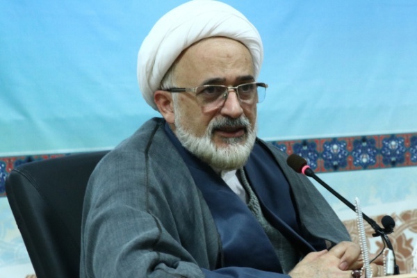 چگونه دخترانی با عزت نفس تربیت کنیم