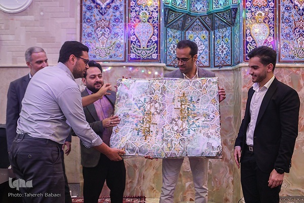 تجلیل از قاری افتخارآفرین + عکس تجلیل از قاری افتخارآفرین + عکس