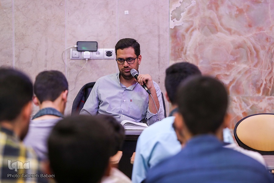 تجلیل از قاری افتخارآفرین + عکس تجلیل از قاری افتخارآفرین + عکس