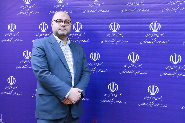 احسان خامنوی خیابانی رئیس اداره فعالیتهای قرآنی و دینی وزارت علوم احسان خامنوی خیابانی رئیس اداره فعالیتهای قرآنی و دینی وزارت علوم
