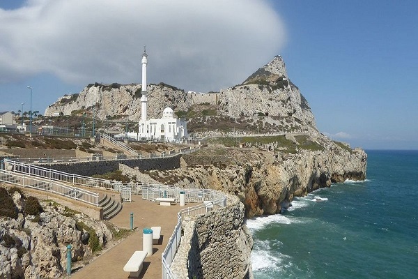 نگاهی به جنوبیترین مسجد اروپا + فیلم و عکس نگاهی به جنوبیترین مسجد اروپا + فیلم و عکس