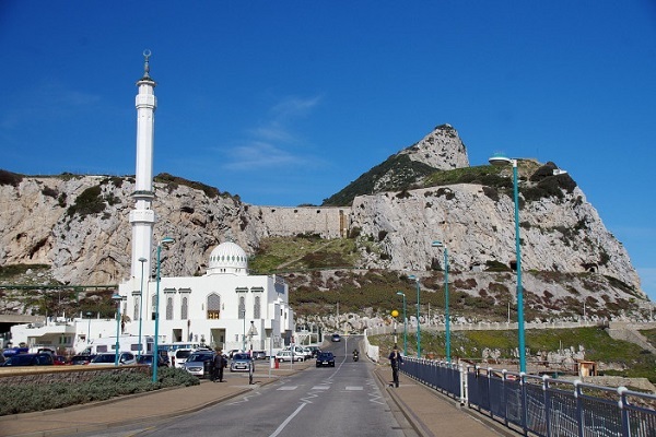 نگاهی به جنوبیترین مسجد اروپا + فیلم و عکس نگاهی به جنوبیترین مسجد اروپا + فیلم و عکس