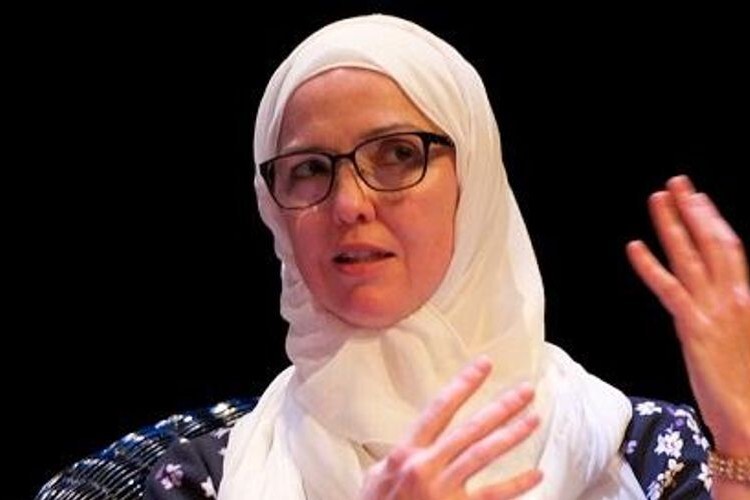 آشنایی با نخستین بانوی رئیس مسلمان در آمریکای شمالی و مبتکر پروژه «حرمت» آشنایی با نخستین بانوی رئیس مسلمان در آمریکای شمالی و مبتکر پروژه «حرمت»