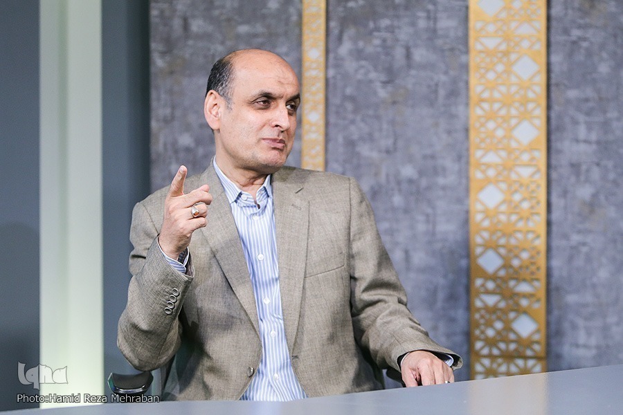 هادی حق شناس