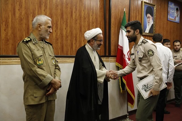 آیین اختتامیه نخستین جشنواره «خانههای قرآنی» ستاد ارتش برگزار شد آیین اختتامیه نخستین جشنواره «خانههای قرآنی» ستاد ارتش برگزار شد