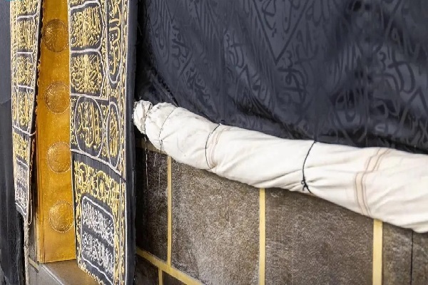 بالا بردن پرده کعبه +فیلم و عکس بالا بردن پرده کعبه +فیلم و عکس