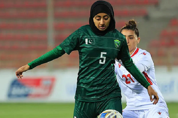 فوتبالیست محجبه و تحقق یک رؤیا فوتبالیست محجبه و تحقق یک رؤیا