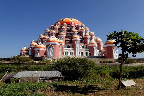 مسجدی با 99 گنبد ! + فیلم و عکس مسجدی با 99 گنبد ! + فیلم و عکس