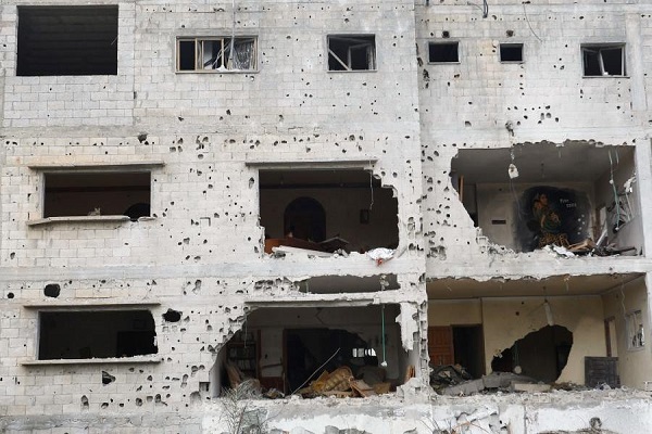 گرافیتی هنرمندان فلسطینی در ویرانه‌های جنگ غزه + عکس