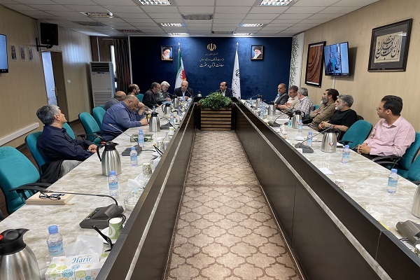 دور دوم جلسه کارگروه تخصصی هنرمندان و پژوهشگران انجمن خادمان دور دوم جلسه کارگروه تخصصی هنرمندان و پژوهشگران انجمن خادمان قرآن