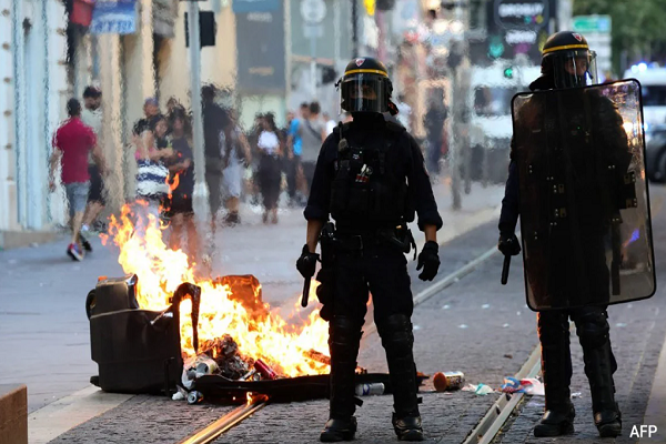 برای پلیس نژادپرست، زندگی اعراب، سیاه پوستان و مسلمانان اهمیتی ندارد برای پلیس نژادپرست، زندگی اعراب، سیاه پوستان و مسلمانان اهمیتی ندارد