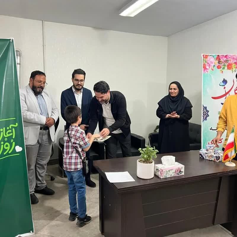 ویژهبرنامه احیا و جشن پایان ترم دارالقرآن مرکزی منطقه دو تهران برگزار شد ویژهبرنامه احیا و جشن پایان ترم دارالقرآن مرکزی منطقه دو تهران برگزار شد