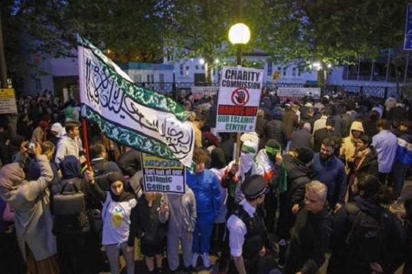 استقبال از کمپین مخالفت با دخالت دولت انگلیس در امور مراکز اسلامی // اماده استقبال از کمپین مخالفت با دخالت دولت انگلیس در امور مراکز اسلامی // اماده