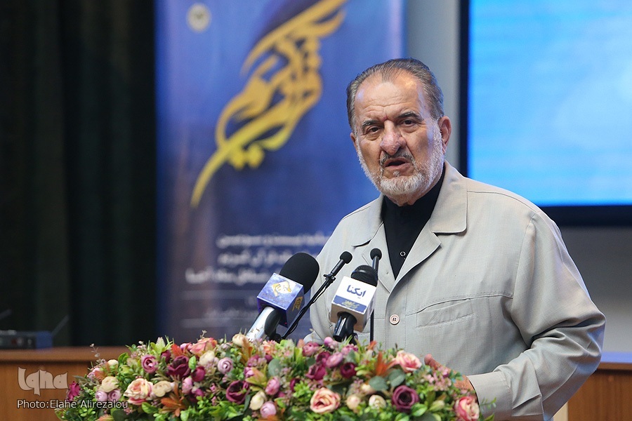 اختتامیه مسابقات قرآن بانوان شاغل و خانوادههای ستاد آجا برگزار شد + فیلم اختتامیه مسابقات قرآن بانوان شاغل و خانوادههای ستاد آجا برگزار شد + فیلم