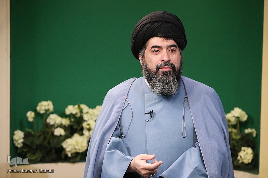 حسین خادمیان