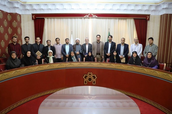 تجلیل از دانشجویان برگزیده دانشگاه طباطبائی در جشنواره قرآنی وزارت علوم + عکس تجلیل از دانشجویان برگزیده دانشگاه طباطبائی در جشنواره قرآنی وزارت علوم + عکس