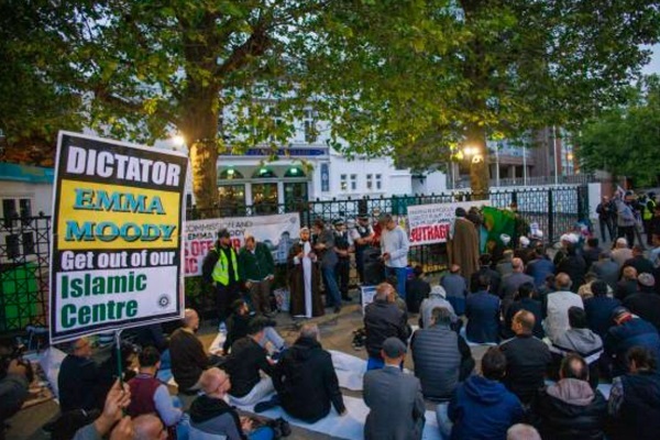 مقابله با اسلام ناب و ایرانهراسی، انگیزه دخالت در امور مراکز اسلامی انگلیس // اماده مقابله با اسلام ناب و ایرانهراسی، انگیزه دخالت در امور مراکز اسلامی انگلیس // اماده