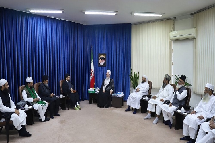 حوزه‌ علمیه قم به اسلام به عنوان یک دین تمدنی بزرگ می‌اندیشد