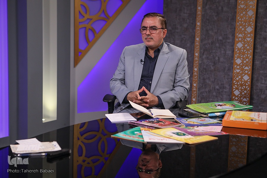 مهدی فاضلی، روانشناس، دارنده رتبه نخست جشنواره شیوه‌های نوین آموزش قرآن و نماز به کودکان