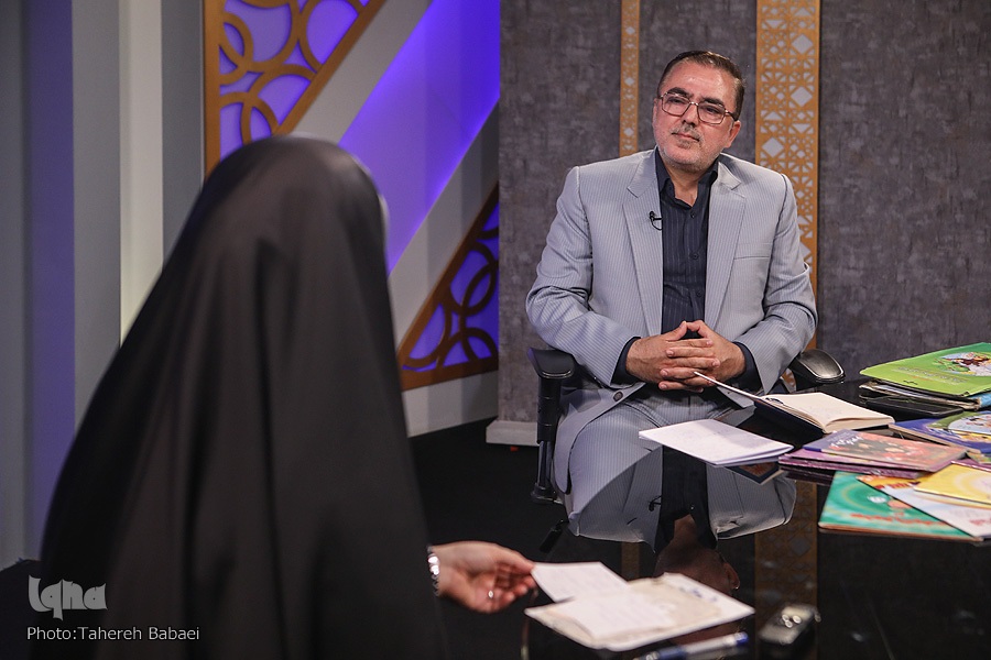 مهدی فاضلی، روانشناس، دارنده رتبه نخست جشنواره شیوه‌های نوین آموزش قرآن و نماز به کودکان