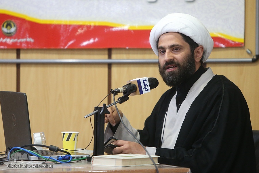 حجتالاسلام والمسلمین علی تقیزاده، رئیس سازمان دارالقرآن الکریم حجتالاسلام والمسلمین علی تقیزاده، رئیس سازمان دارالقرآن الکریم