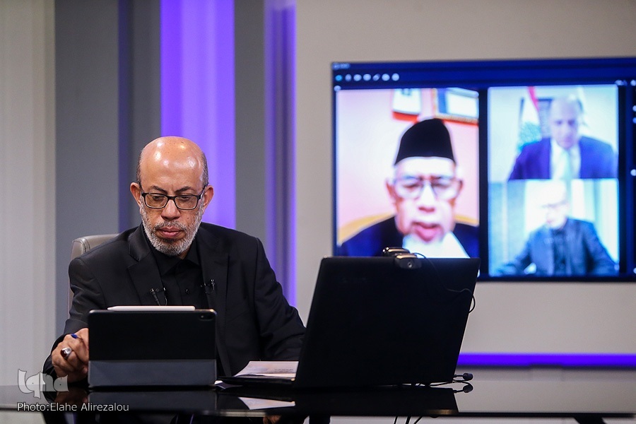 همراه با مواضع قاطع، باید اخلاق و تسامح اسلامی را به جهانیان نشان دهیم همراه با مواضع قاطع، باید اخلاق و تسامح اسلامی را به جهانیان نشان دهیم