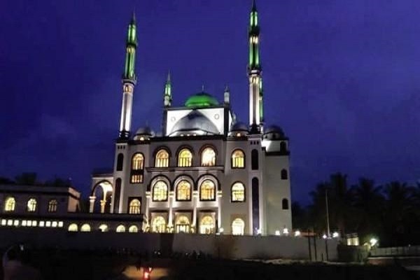 نگاهی به 9 مسجد زیبا و بزرگ هند نگاهی به 9 مسجد زیبا و بزرگ هند