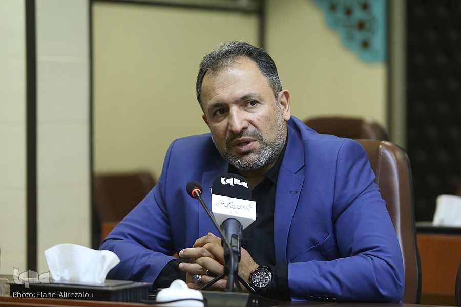 محمدرضا پورزرگری قاری بین المللی و عضو گروه تواشیح قدر محمدرضا پورزرگری قاری بین المللی و عضو گروه تواشیح قدر