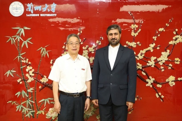 دیدار نماینده المصطفی با قائم مقام دانشگاه لانژو چین دیدار کرد