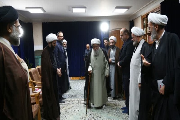 تواضع آیت‌الله ناصری الگو برای حوزویان است