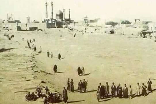 عکسی قدیمی از کاروان حمل اجساد به کربلا در زمان قاجار عکسی قدیمی از کاروان حمل اجساد به کربلا در زمان قاجار