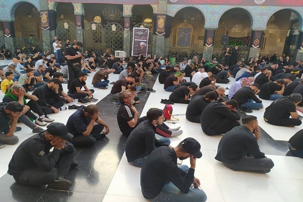 حضور عزاداران حسینی در حرم حضرت زینب(س) + فیلم/اماده حضور عزاداران حسینی در حرم حضرت زینب(س) + فیلم/اماده