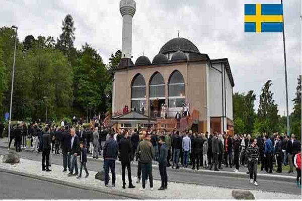مساجد سوئد خواستار وضع قانون ممنوعیت هتک حرمت کتب مقدس هستند مساجد سوئد خواستار وضع قانون ممنوعیت هتک حرمت کتب مقدس هستند