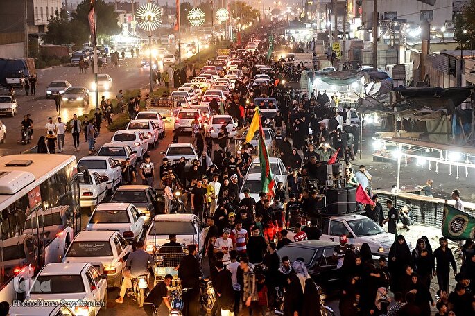 حرکت بزرگ‌ترین کاروان پیاده‌روی اربعین اهواز به سمت کربلا