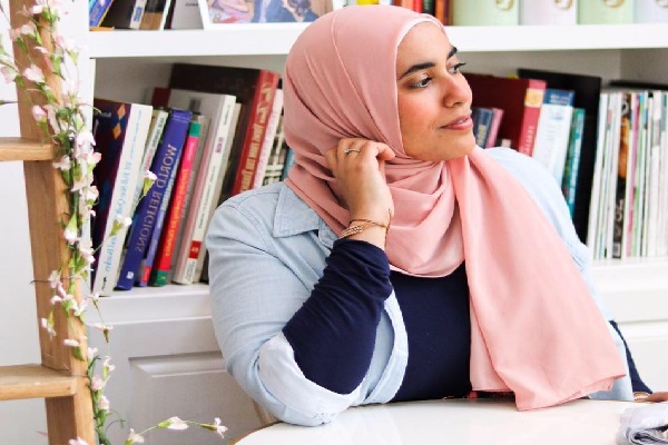 خلاقیت بانوی گرافیست برای طرح مشکلات بانوان محجبه در غرب خلاقیت بانوی گرافیست برای طرح مشکلات بانوان محجبه در غرب