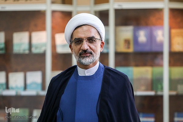 رسانه‌ها توجه به مسائل آموزشی پیاده‌روی اربعین را اولویت قرار دهند