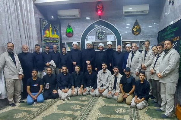 اجرای گروه تواشیح محمدرسولالله(ص) در پیادهروی اربعین + عکس اجرای گروه تواشیح محمدرسولالله(ص) در پیادهروی اربعین + عکس