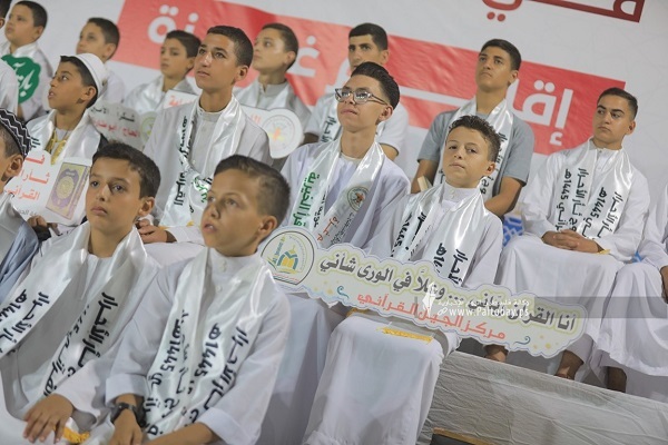 تکریم حافظان قرآن در غزه + عکس تکریم حافظان قرآن در غزه + عکس