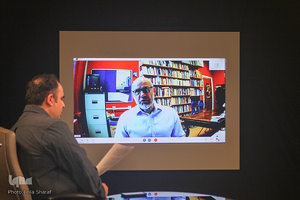 ردپای مسائل سیاسی در ممنوعیتهای اخیر برای دختران مسلمان در فرانسه ردپای مسائل سیاسی در ممنوعیتهای اخیر برای دختران مسلمان در فرانسه