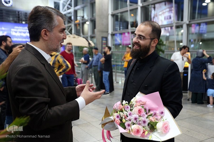 رضایتمندی جامعه قرآنی از قاری ایران در مالزی؛ الگوسازی از قهرمانان قرآنی رضایتمندی جامعه قرآنی از قاری ایران در مالزی؛ الگوسازی از قهرمانان قرآنی