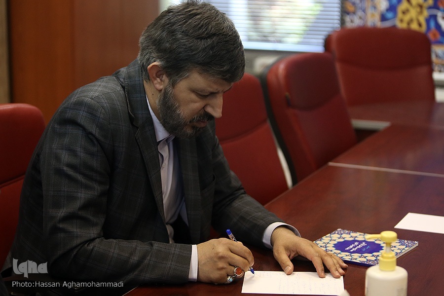 اصغر باقرزاده، معاون پرورشی و فرهنگی آموزش و پرورش اصغر باقرزاده، معاون پرورشی و فرهنگی آموزش و پرورش