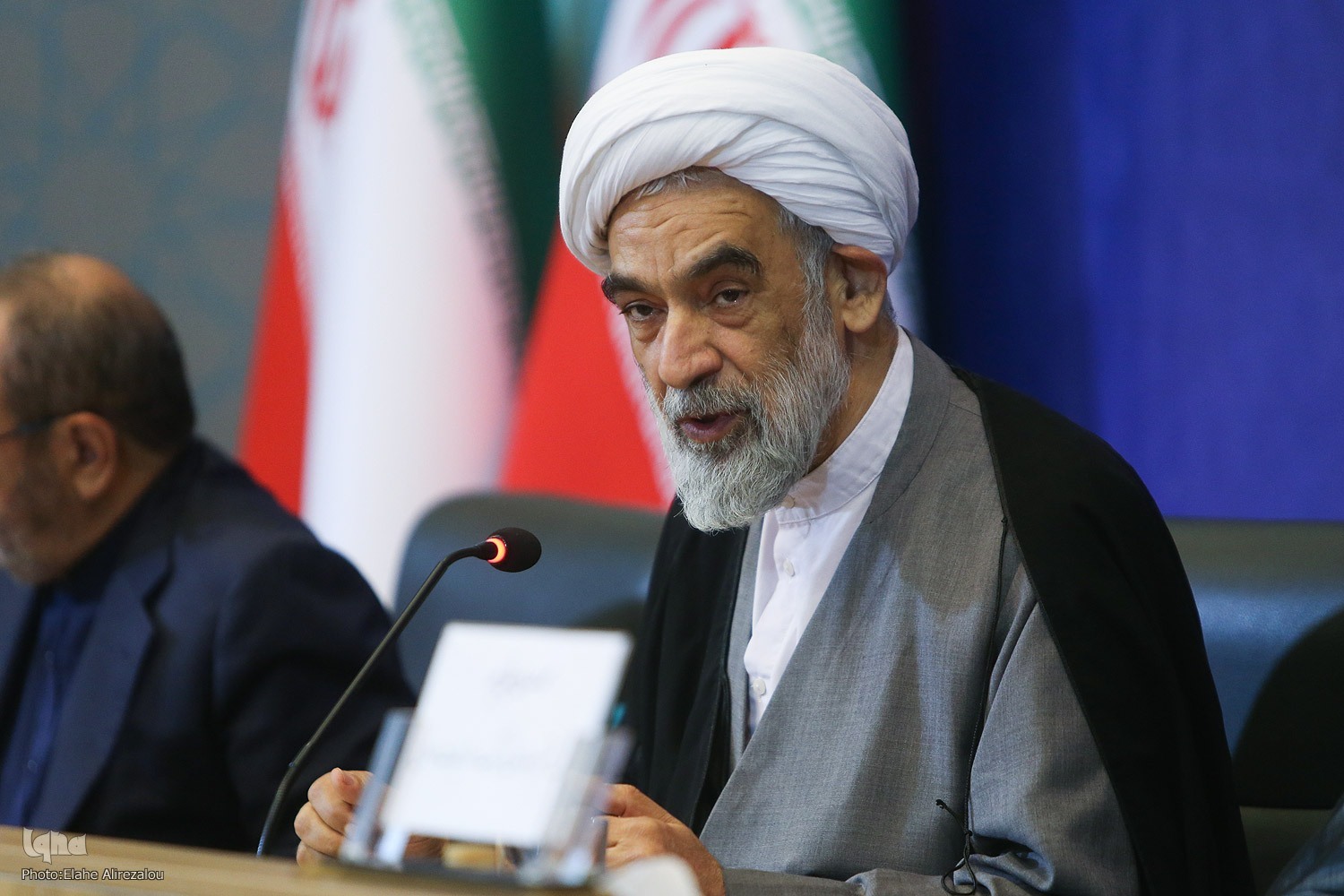 حجتالاسلام والمسلمین محسن قمی، معاون ارتباطات بینالملل دفتر مقام معظم رهبری حجتالاسلام والمسلمین محسن قمی، معاون ارتباطات بینالملل دفتر مقام معظم رهبری