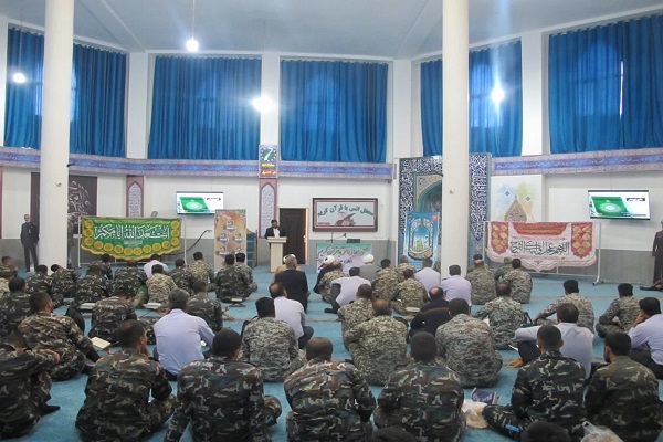 محفل قرآنی در منطقه پدافند هوایی تهران برگزار شد محفل قرآنی در منطقه پدافند هوایی تهران برگزار شد