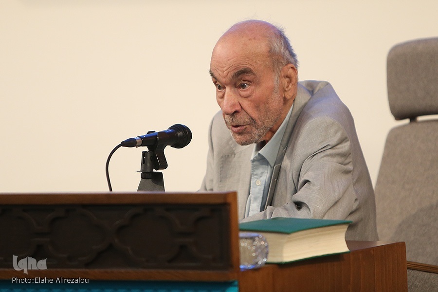 رضا داوری اردکانی