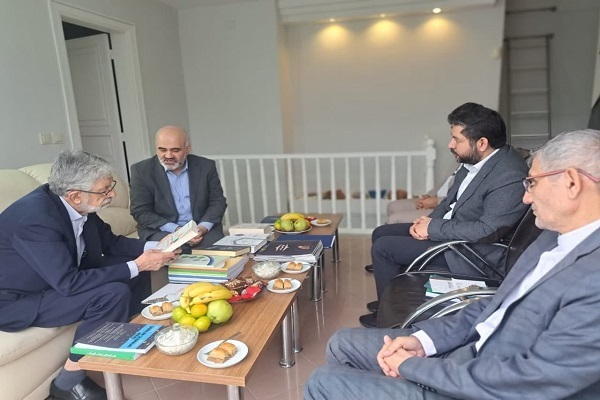 حدادعادل از نمایندگی المصطفی در ترکیه بازدید کرد