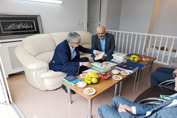 حدادعادل از نمایندگی المصطفی در ترکیه بازدید کرد