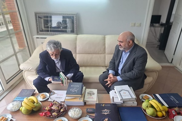 حدادعادل از نمایندگی المصطفی در ترکیه بازدید کرد