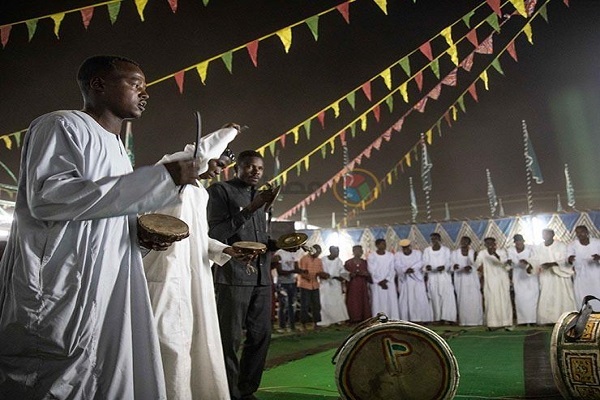 جمعه/آیینهای بزرگداشت میلاد نبی(ص) در کشورهای مختلف اسلامی جمعه/آیینهای بزرگداشت میلاد نبی(ص) در کشورهای مختلف اسلامی